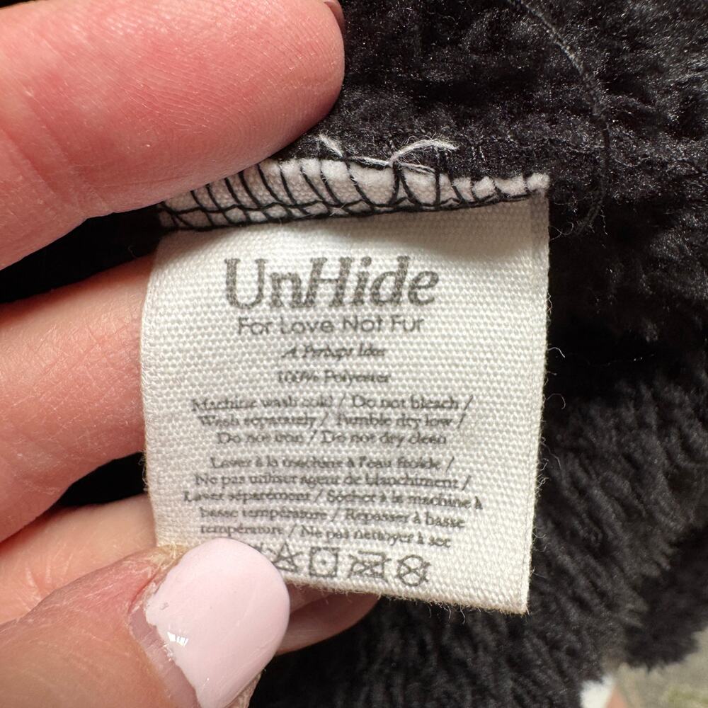 NETFLIX X UNHIDE No Fur All Chill Shleepy Binger Blanket Robe Black Hoody Cozy - Picture 9 of 12